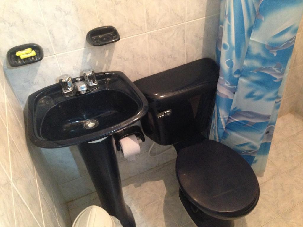 B&B Grand Royal Inn Barranquilla  Exteriör bild