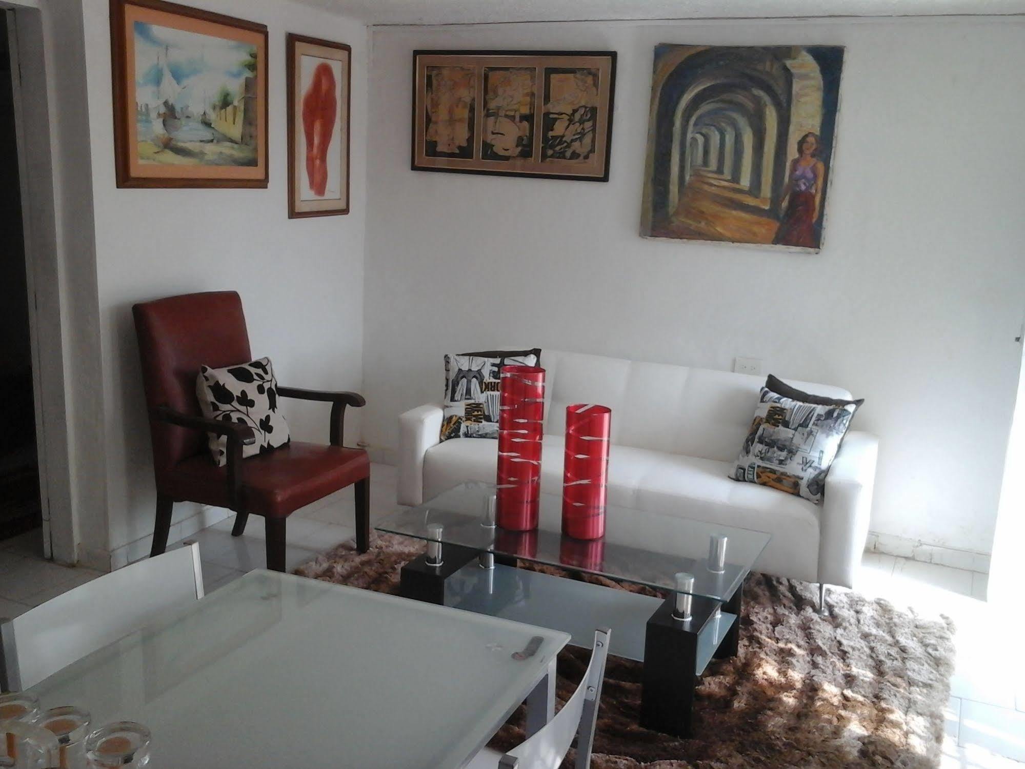 B&B Grand Royal Inn Barranquilla  Exteriör bild