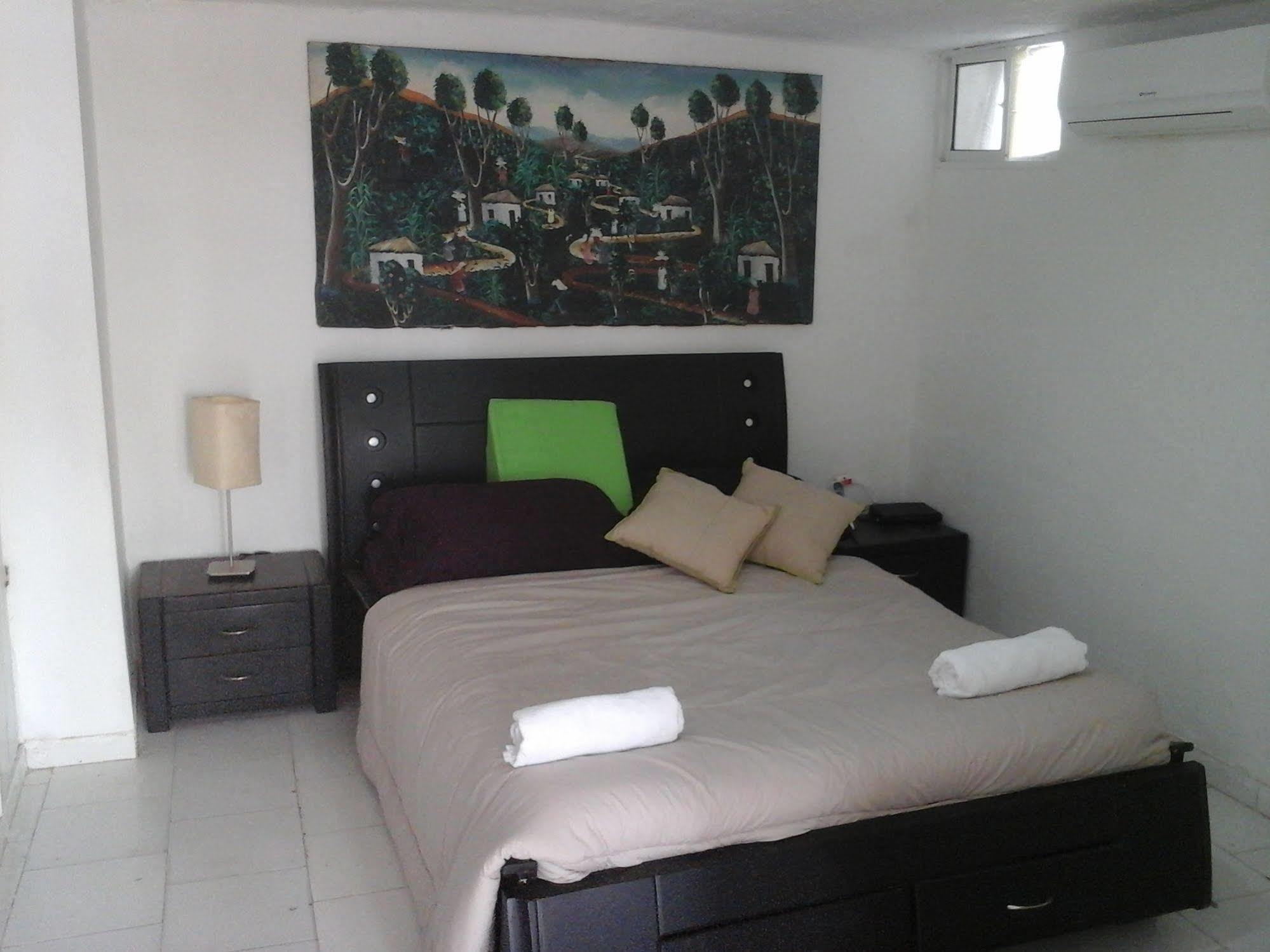 B&B Grand Royal Inn Barranquilla  Exteriör bild