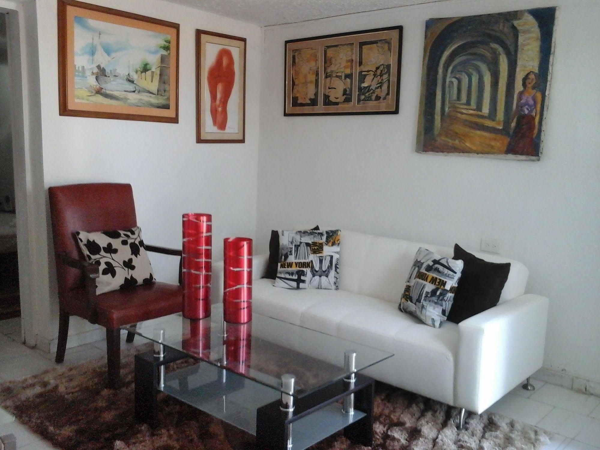 B&B Grand Royal Inn Barranquilla  Exteriör bild